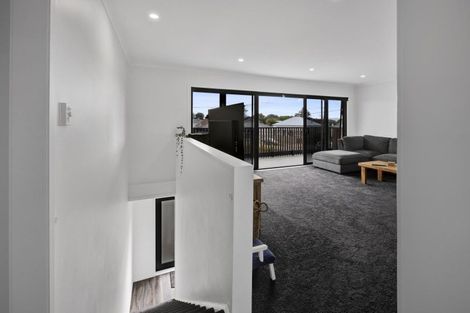 Photo of property in 35 Collins Street, Hawera, 4610