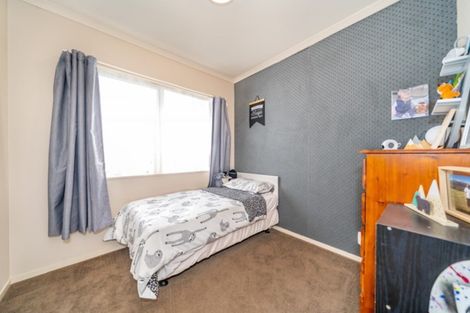 Photo of property in 32a Aniseed Grove, Timberlea, Upper Hutt, 5018