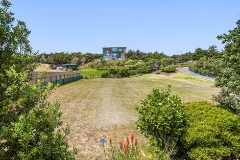 Photo of property in 9 Via Aroha, Waitarere Beach, Levin, 5510