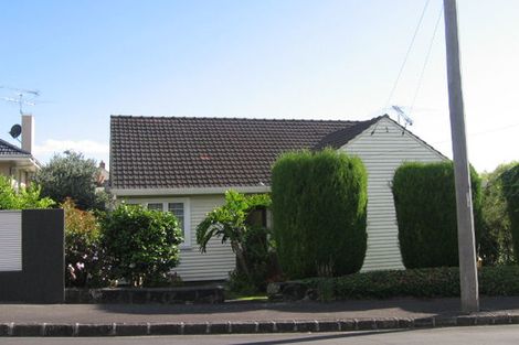 Photo of property in 8 Westwood Terrace, Saint Marys Bay, Auckland, 1011
