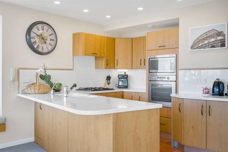 Photo of property in 100a Mellons Bay Road, Mellons Bay, Auckland, 2014