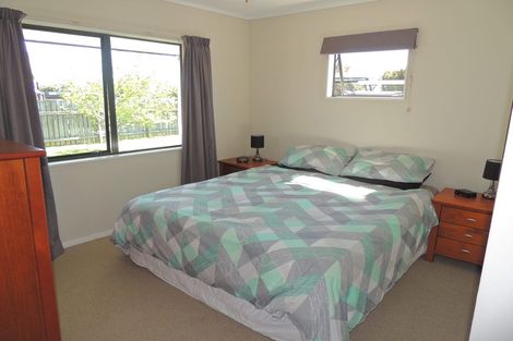 Photo of property in 7 Parfitt Place, Ngatea, 3503