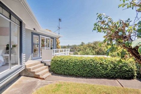 Photo of property in 66 Bond Crescent, Forrest Hill, Auckland, 0620