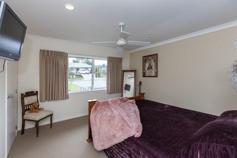 Photo of property in 2 Cascade Way, Paraparaumu, 5032