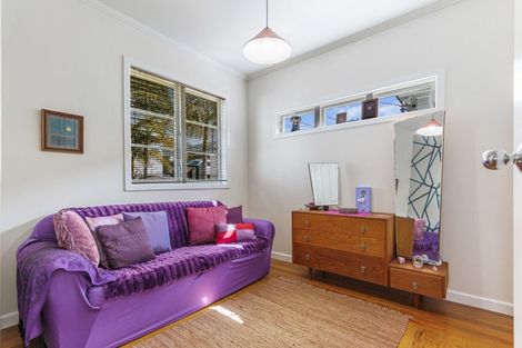 Photo of property in 10 Cassino Street, Bayswater, Auckland, 0622