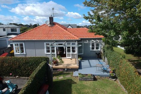 Photo of property in 13 Tahapa Crescent, Meadowbank, Auckland, 1072