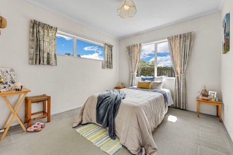 Photo of property in 8 Vanderbilt Parade, Albany, Auckland, 0632