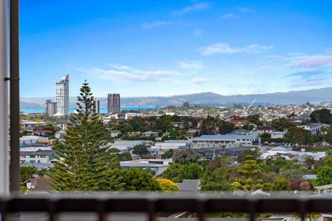 Photo of property in 402/553c Glenfield Road, Glenfield, Auckland, 0629