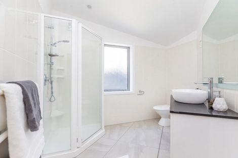 Photo of property in 9 Inverell Way, Seatoun, Wellington, 6022