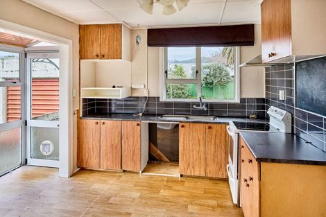 Photo of property in 4 Routley Crescent, Elderslea, Upper Hutt, 5018