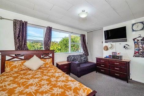 Photo of property in 33 Huruhuru Road, Massey, Auckland, 0614