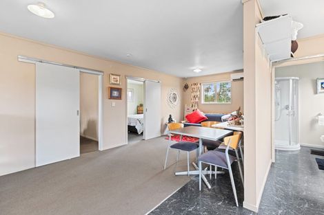 Photo of property in 32 Arthur Road, Paraite, New Plymouth, 4373