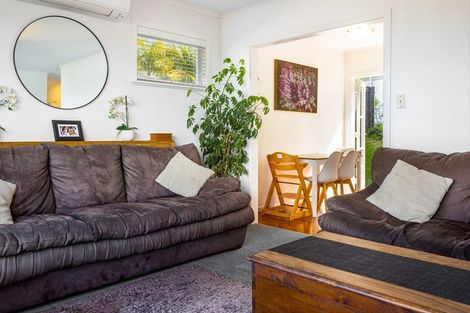 Photo of property in 1/6 Braebank Lane, Te Atatu South, Auckland, 0610