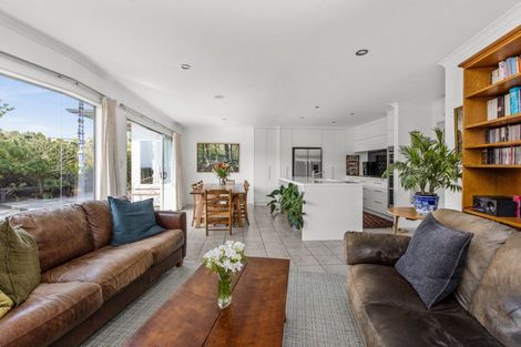 Photo of property in 46 Hikanui Drive, Havelock North, 4130