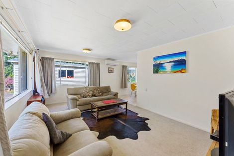 Photo of property in 44 Toi Street, Otaki Beach, Otaki, 5512