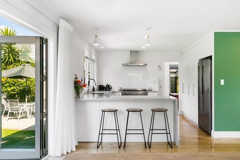 Photo of property in 12 Rheingold Place, Huapai, Kumeu, 0810