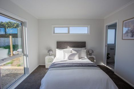 Photo of property in 10 Van Baarle Close, Carterton, 5713