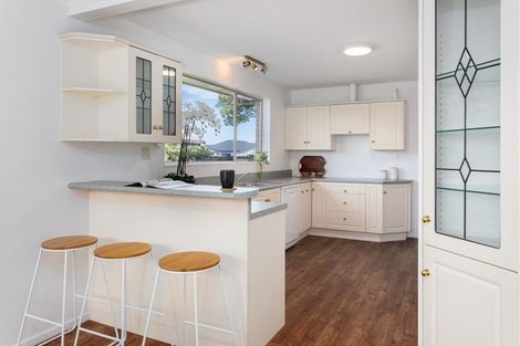 Photo of property in 358 Yaldhurst Road, Russley, Christchurch, 8042