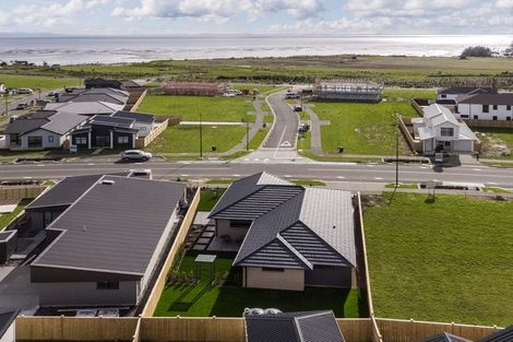 Photo of property in 7 Kaitiaki Drive, Clarks Beach, 2122