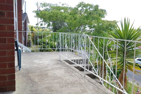 Photo of property in 44 Compton Street, Hillcrest, Auckland, 0627