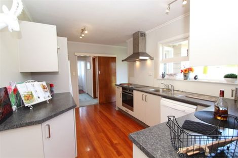 Photo of property in 95 Kenmore Street, Newlands, Wellington, 6037