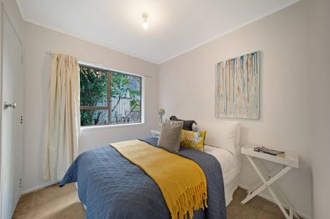 Photo of property in 230c Pakuranga Road, Pakuranga Heights, Auckland, 2010