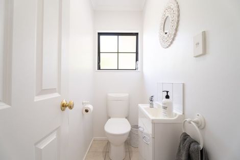 Photo of property in 53 Amesbury Drive, Churton Park, Wellington, 6037