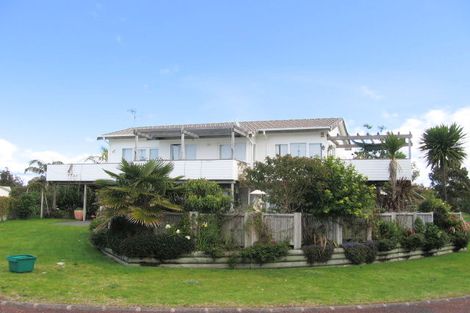Photo of property in 10 Claxton Avenue, Pauanui, Hikuai, 3579