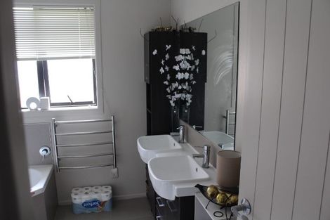 Photo of property in 102 Barrington Drive, Huntington, Hamilton, 3210