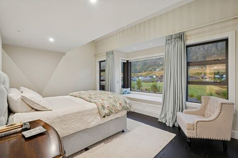Photo of property in 40 Cunninghams Drive, Jacks Point, Queenstown, 9371
