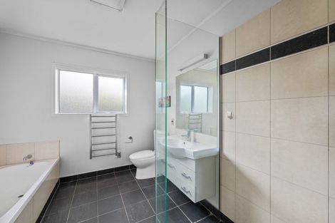 Photo of property in 261 Waikawa Road, Waikawa, Picton, 7220