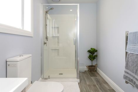 Photo of property in 97 Loch Views Road, Acacia Bay, Taupo, 3385