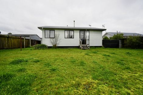 Photo of property in 20 Tiller Close, Kelvin Grove, Palmerston North, 4414