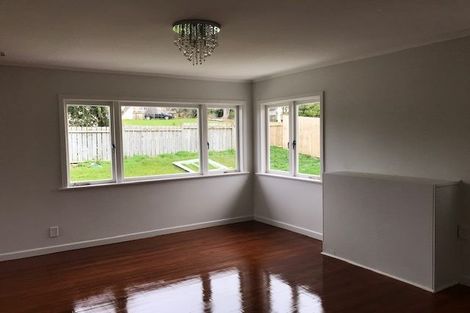 Photo of property in 13 Christmas Road, Manurewa, Auckland, 2102