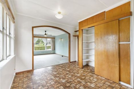 Photo of property in 14 Fairclough Road, Beach Haven, Auckland, 0626