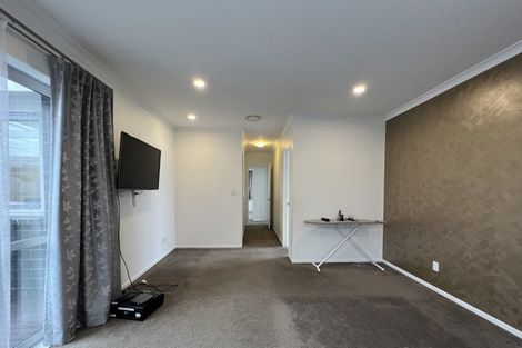 Photo of property in 587 Great South Road, Rosehill, Papakura, 2113