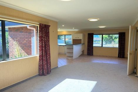 Photo of property in 64 Guildford Drive, Paraparaumu, 5032