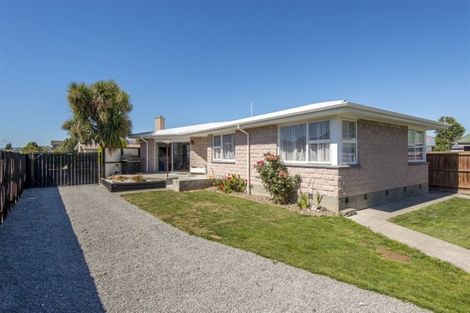 Photo of property in 62 Frensham Crescent, Woolston, Christchurch, 8062