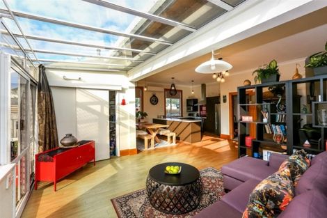 Photo of property in 25 Mangorei Road, Strandon, New Plymouth, 4312