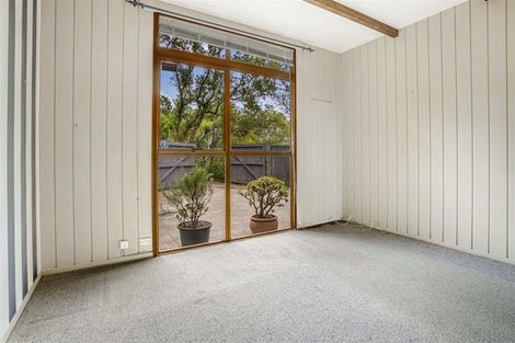 Photo of property in 1094 Scenic Drive North, Swanson, Auckland, 0816