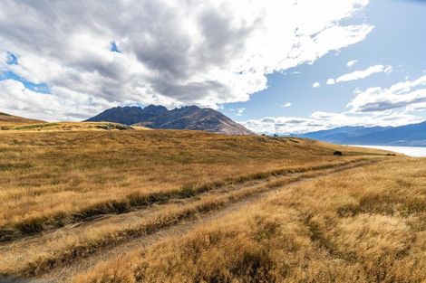 Photo of property in 3 Water Race Lane, Jacks Point, Queenstown, 9371