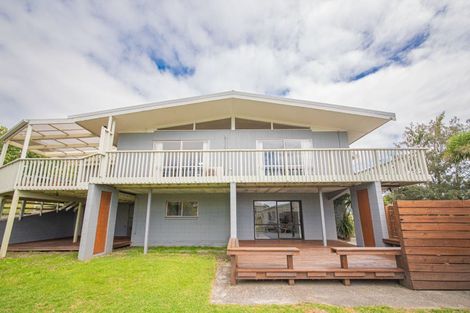 Photo of property in 5 John Street, Raglan, 3225