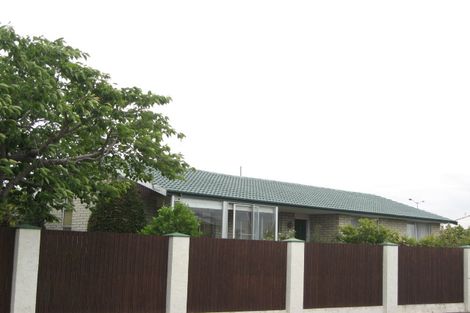 Photo of property in 17 Beeston Place, Redwood, Christchurch, 8051