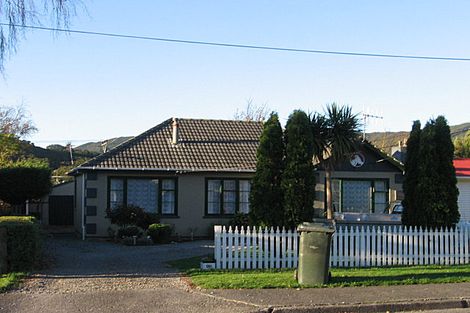 Photo of property in 40 Totara Street, Wainuiomata, Lower Hutt, 5014
