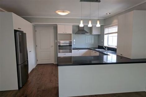 Photo of property in 1/52 Milford Road, Milford, Auckland, 0620