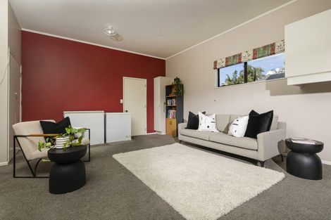 Photo of property in 11 Windfall Grove, Greenhithe, Auckland, 0632