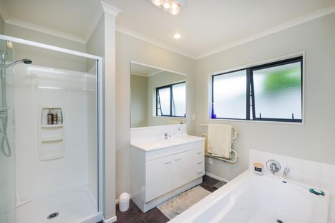 Photo of property in 147 Pacific Drive, Fitzherbert, Palmerston North, 4410