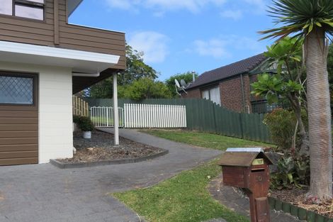 Photo of property in 10 Lexington Drive, Botany Downs, Auckland, 2010