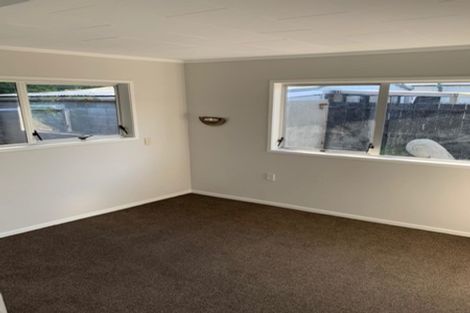 Photo of property in 2/8 Keeling Road, Henderson, Auckland, 0612