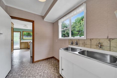 Photo of property in 11 Gordon Street, Glen Avon, New Plymouth, 4312